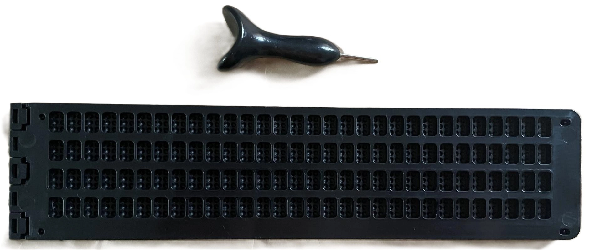 Braille%20Yazı%20Seti%20-3%20(4%20Satır%20Tablet-Kalem)