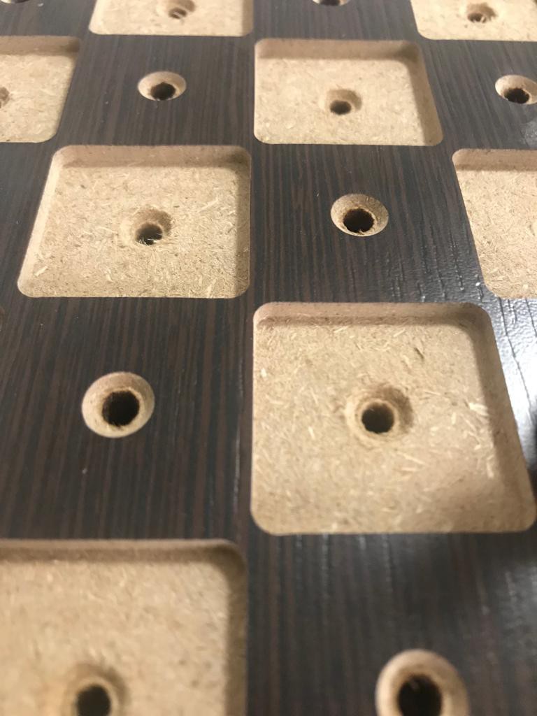 Kabartma%20Satranç%20Takımı%20Ahşap