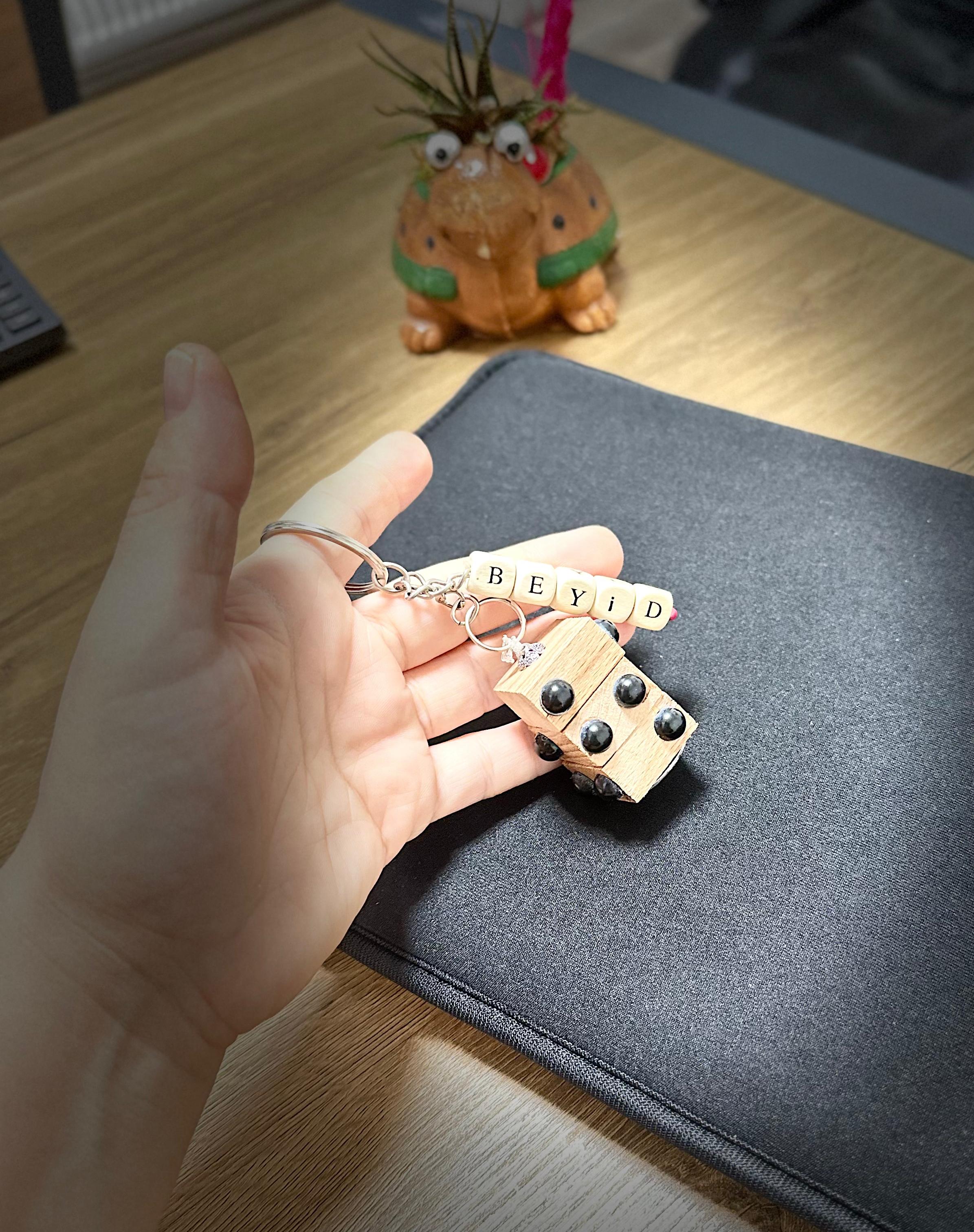 BRAILLE%20ÖĞRETİCİ%20AHŞAP%20ANAHTARLIK